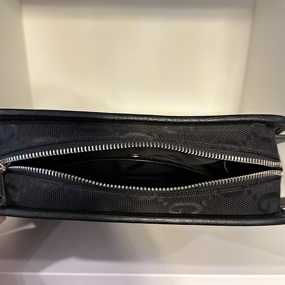 Gucci toiletry case - used in great shape - Picture 4 of 5